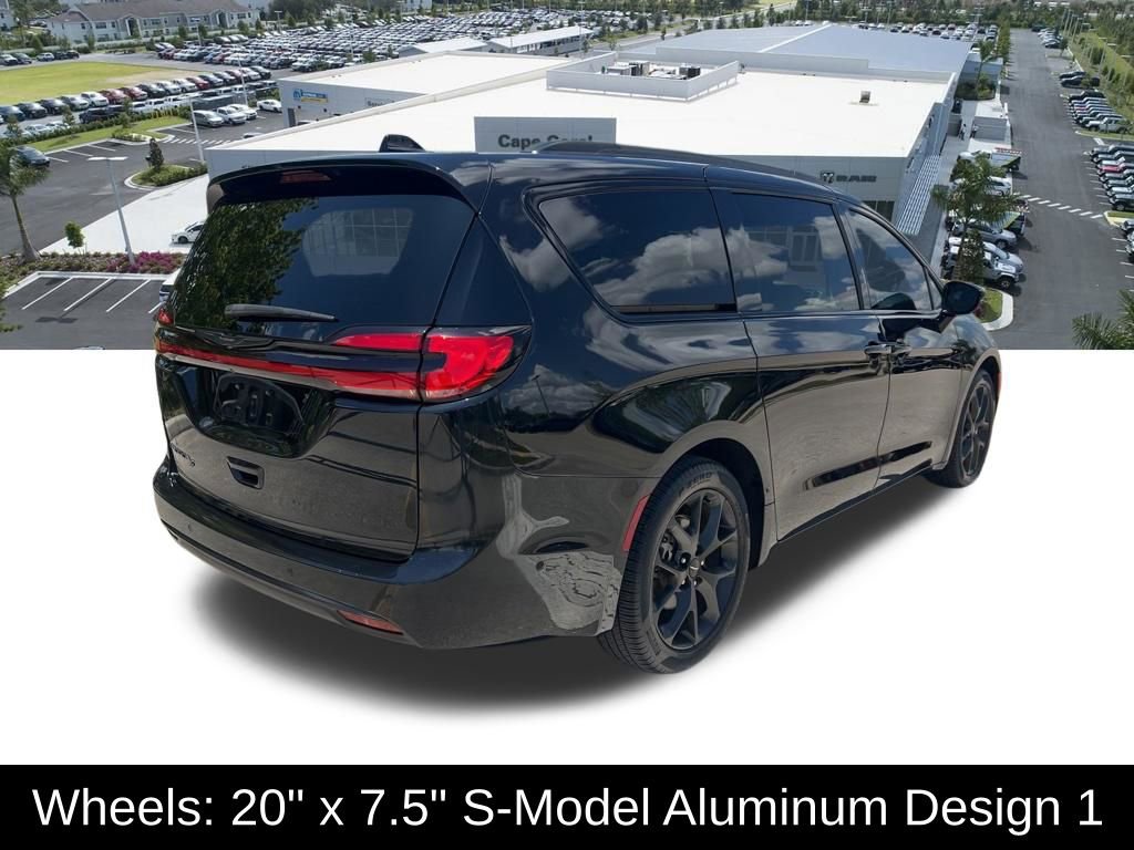 Used 2024 Chrysler Pacifica Touring-L w/ S Appearance Package FWD image 20