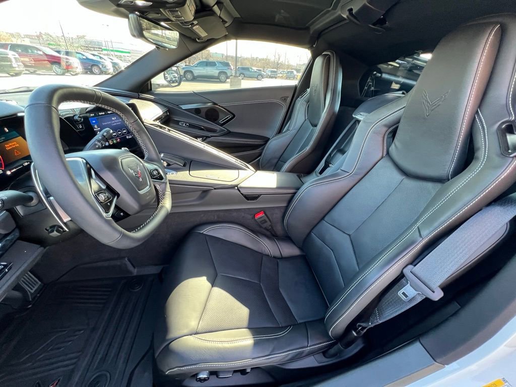 Used 2023 Chevrolet Corvette Stingray Preferred Cpe w/ Stealth Interior Trim Package image 18