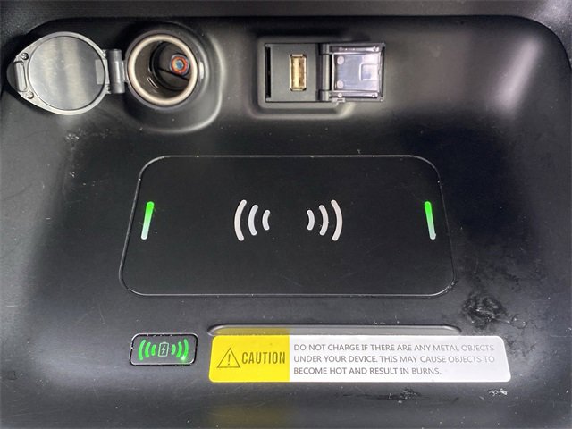 Used 2022 Toyota RAV4 XLE Premium image 19