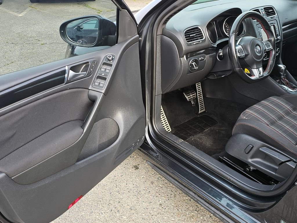 Used 2012 Volkswagen GTI 4-Door image 18