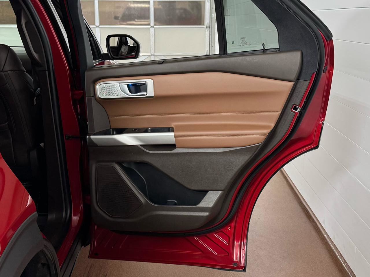 Used 2021 Ford Explorer King Ranch w/ Premium Technology Package AWD/4WD image 41