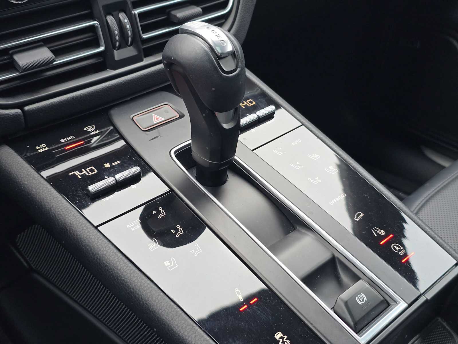 Used 2023 Porsche Macan S AWD/4WD image 30