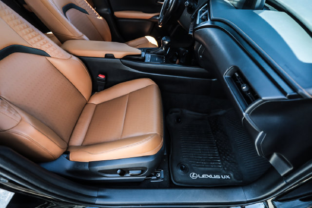 Used 2022 Lexus UX 250h w/ Accessory Package (Z1) AWD/4WD image 46