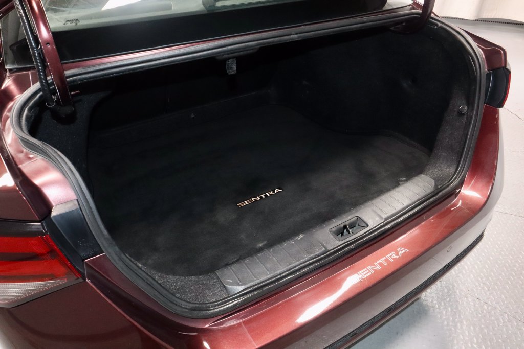 Used 2022 Nissan Sentra SV w/ Trunk Package FWD image 12