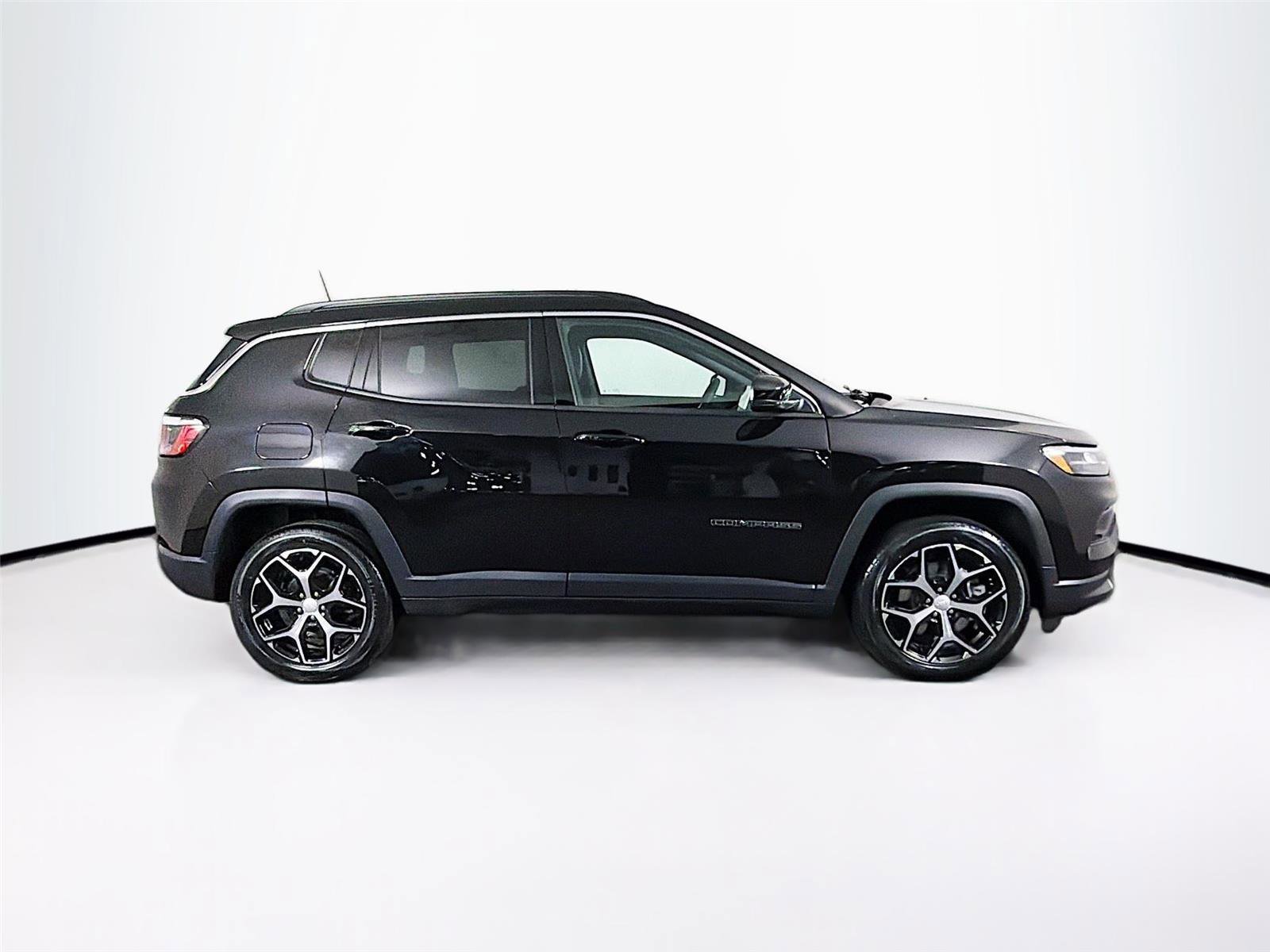 Used 2024 Jeep Compass Limited AWD/4WD image 8