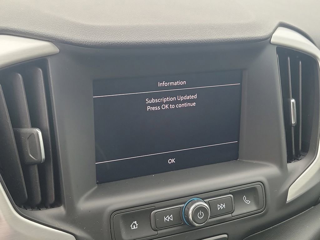 Used 2023 GMC Terrain SLE w/ Driver Convenience Package image 27