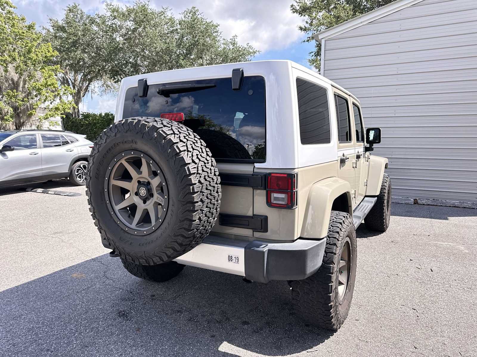 Used 2017 Jeep Wrangler Unlimited Sahara w/ Quick Order Package 24E Chief AWD/4WD image 6