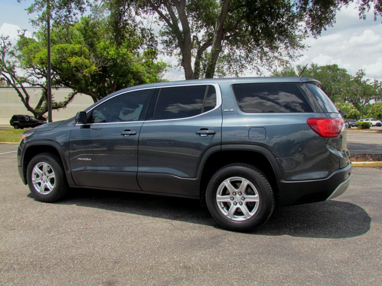 Used 2019 GMC Acadia SLE FWD image 7