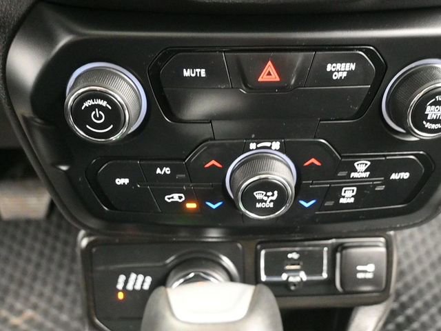 Used 2020 Jeep Renegade Altitude AWD/4WD image 22