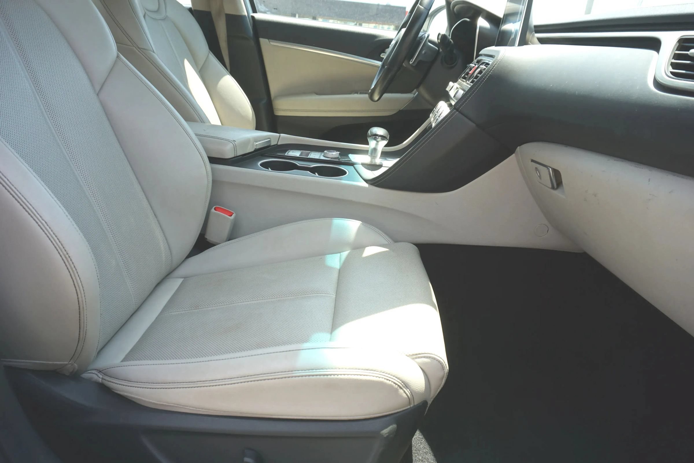 Used 2021 Genesis G70 2.0T RWD image 33
