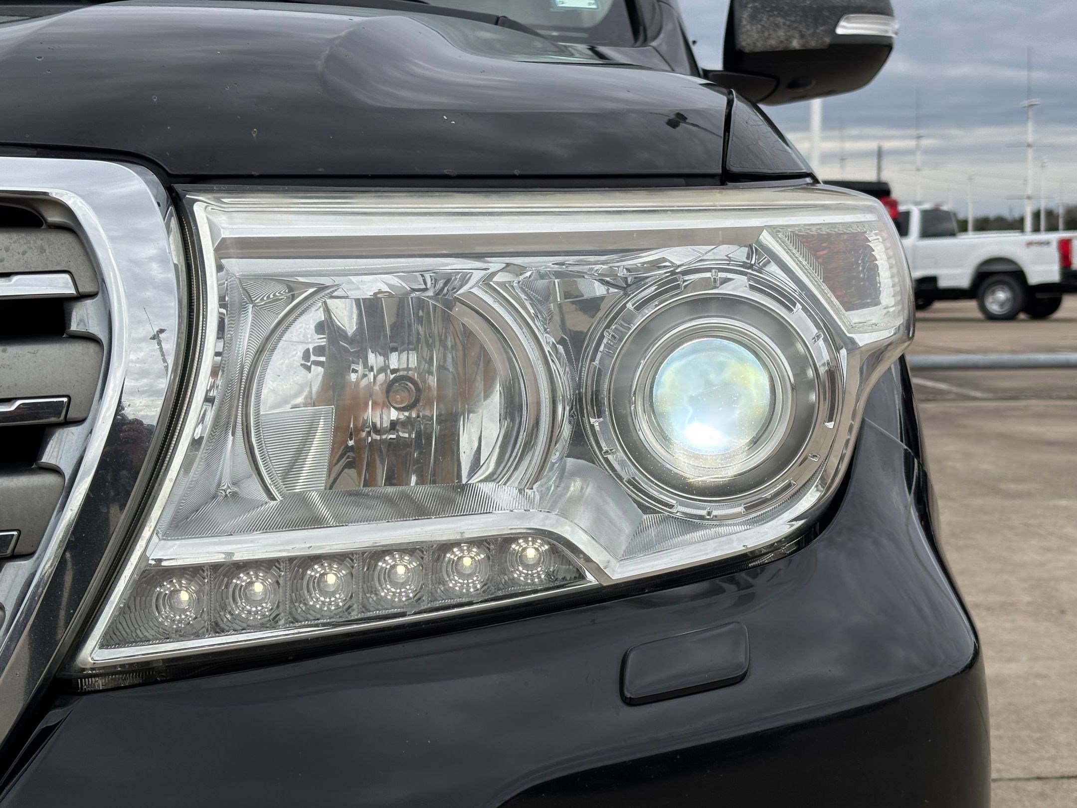 Used 2013 Toyota Land Cruiser image 10