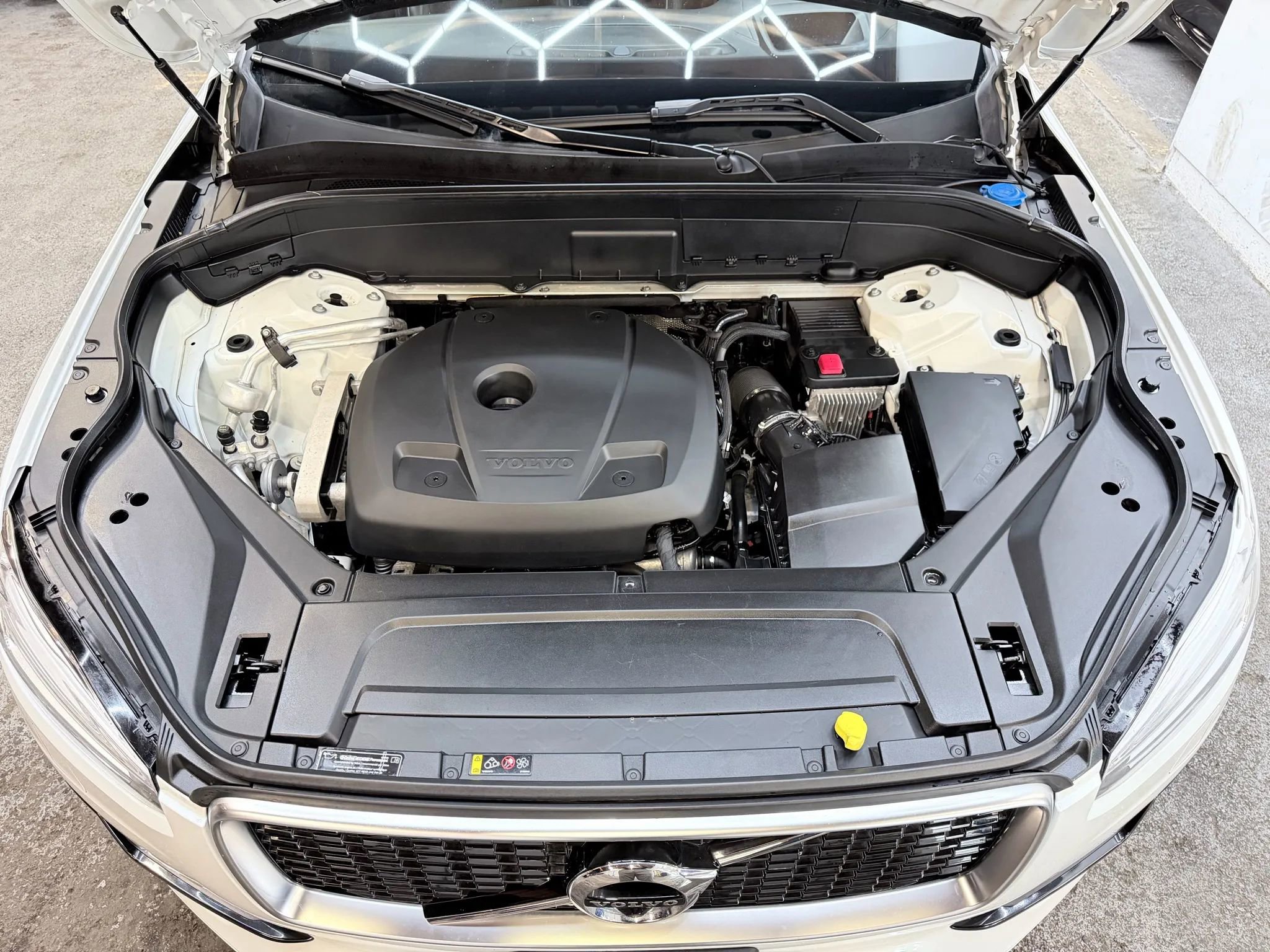 Used 2019 Volvo XC90 T5 R-Design w/ Advanced Package image 32