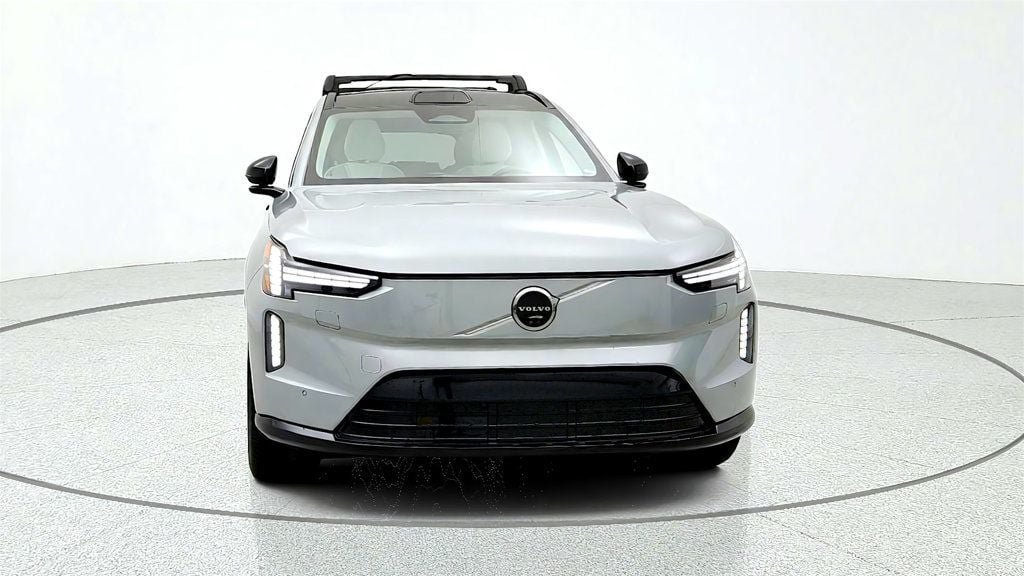 Used 2025 Volvo EX90 Ultra AWD/4WD image 2
