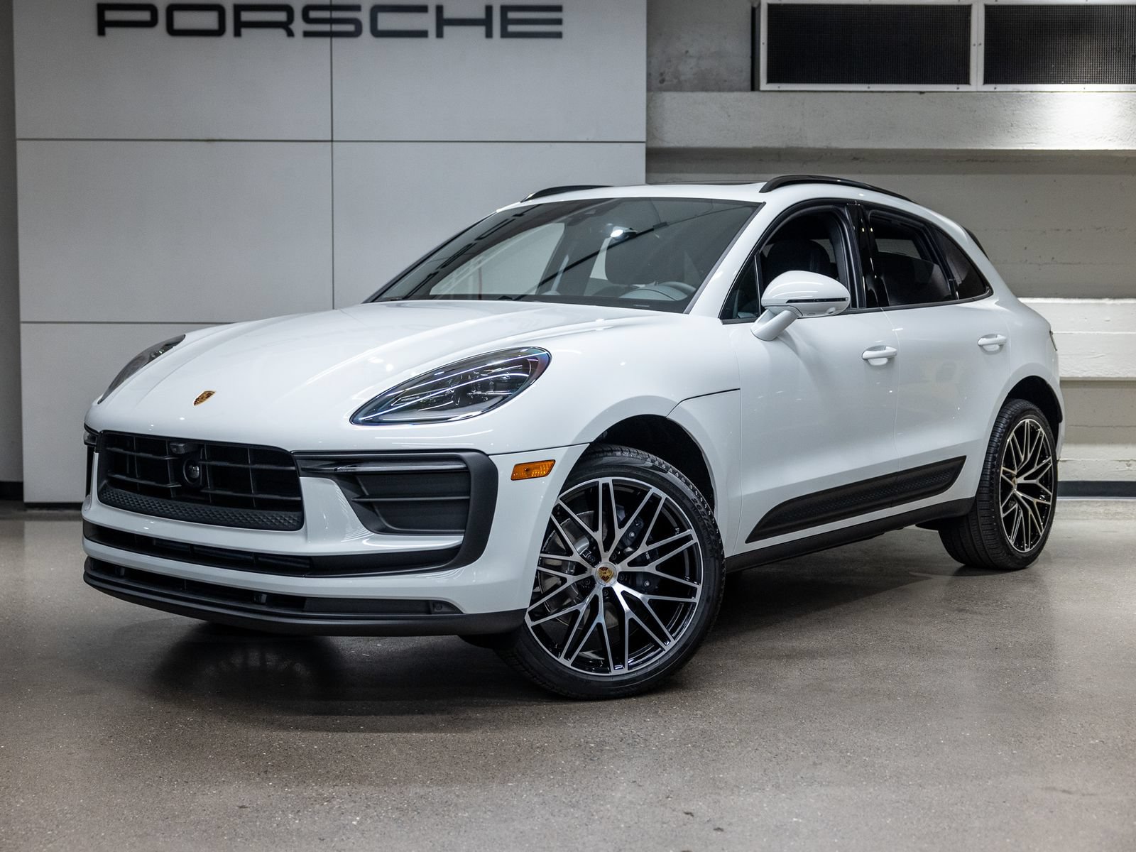 Certified 2026 Porsche Macan AWD/4WD image 1