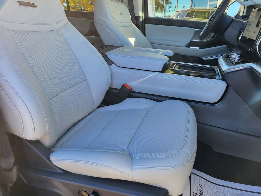 Used 2025 Ford Expedition Platinum w/ Driver's Package image 22