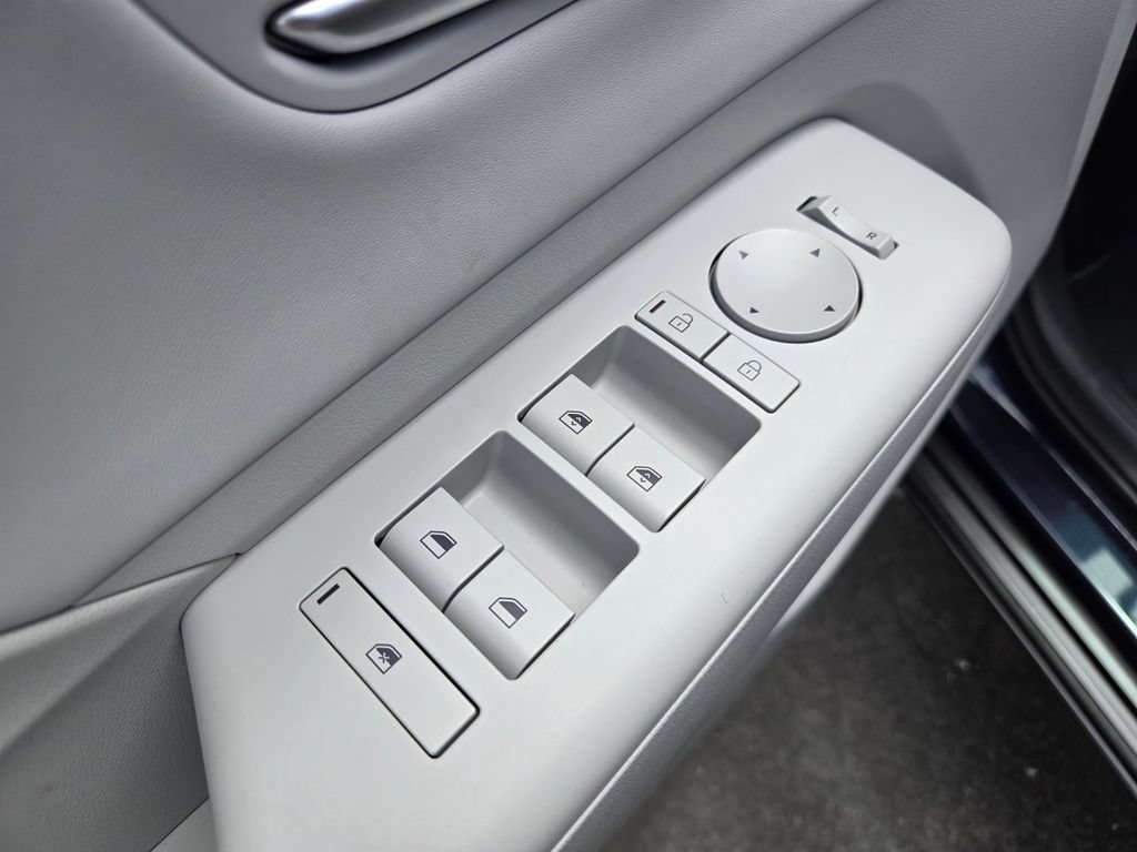 New 2026 Hyundai Kona Limited FWD image 14