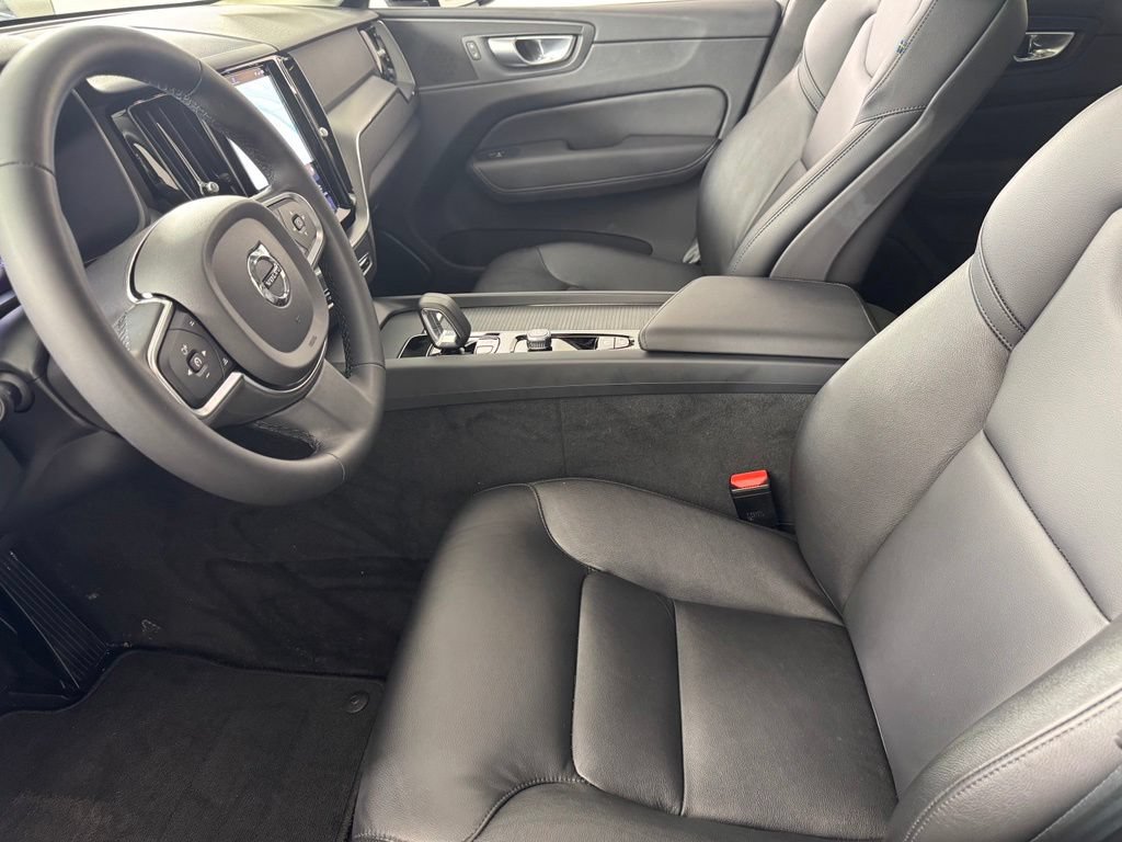 Certified 2024 Volvo XC60 B5 Core w/ Climate Package AWD/4WD image 18
