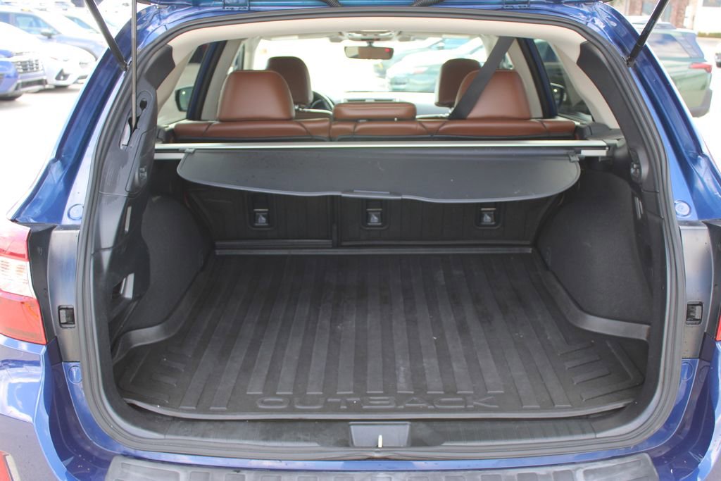 Used 2017 Subaru Outback 3.6R Touring w/ Popular Package #5A image 28