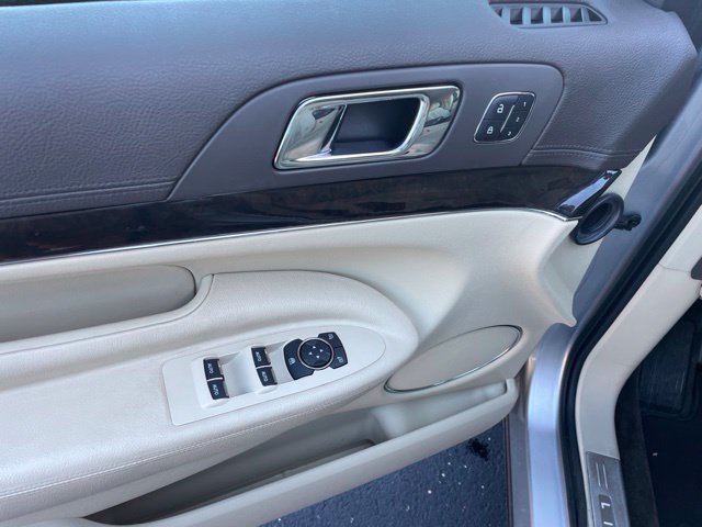 Used 2019 Lincoln MKT AWD image 19