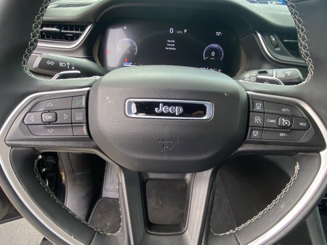 Used 2025 Jeep Grand Cherokee Laredo X w/ Luxury Tech Group I image 16