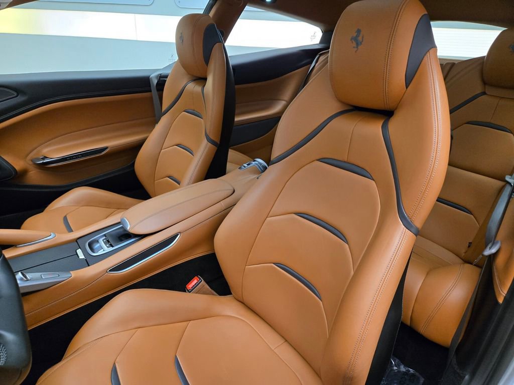 Used 2017 Ferrari GTC4Lusso AWD/4WD image 35