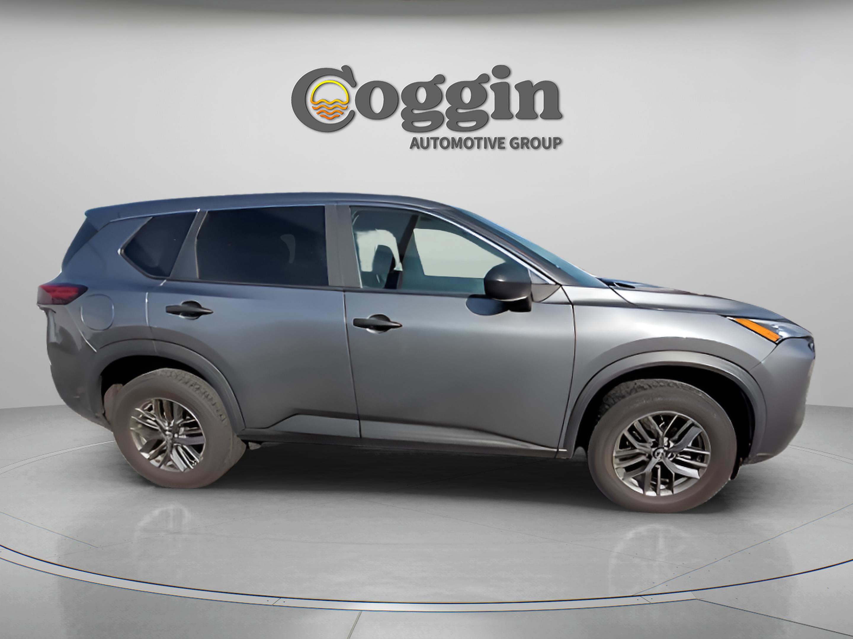 Used 2023 Nissan Rogue S image 13