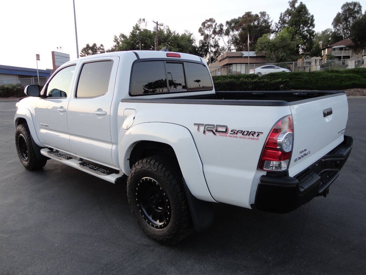 Used 2015 Toyota Tacoma PreRunner w/ TRD Sport Package RWD image 4