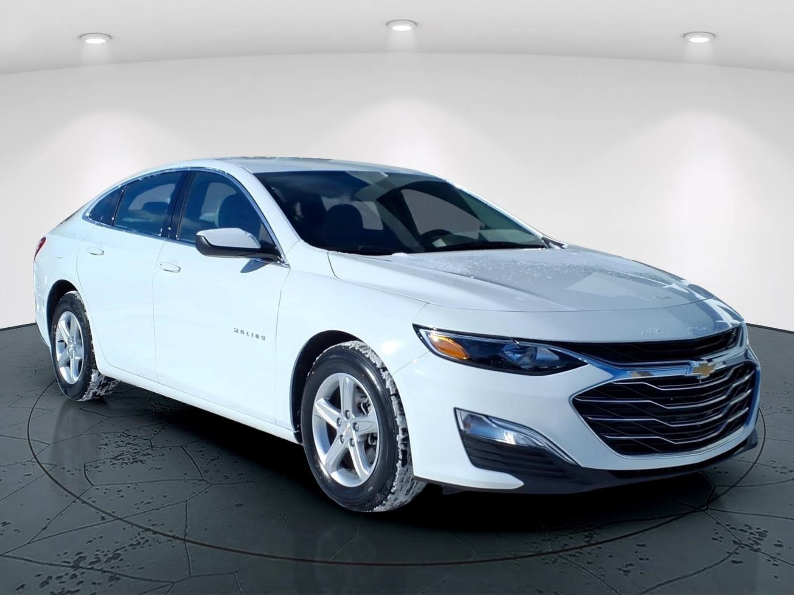 Used 2022 Chevrolet Malibu LS w/ Driver Confidence Package FWD image 1