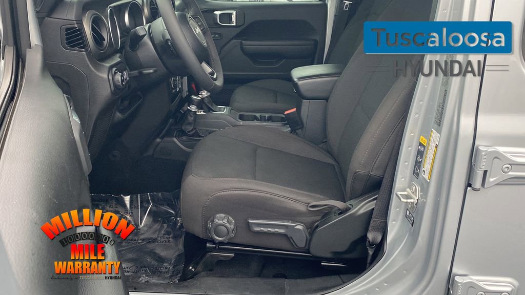 Used 2023 Jeep Gladiator Sport image 24