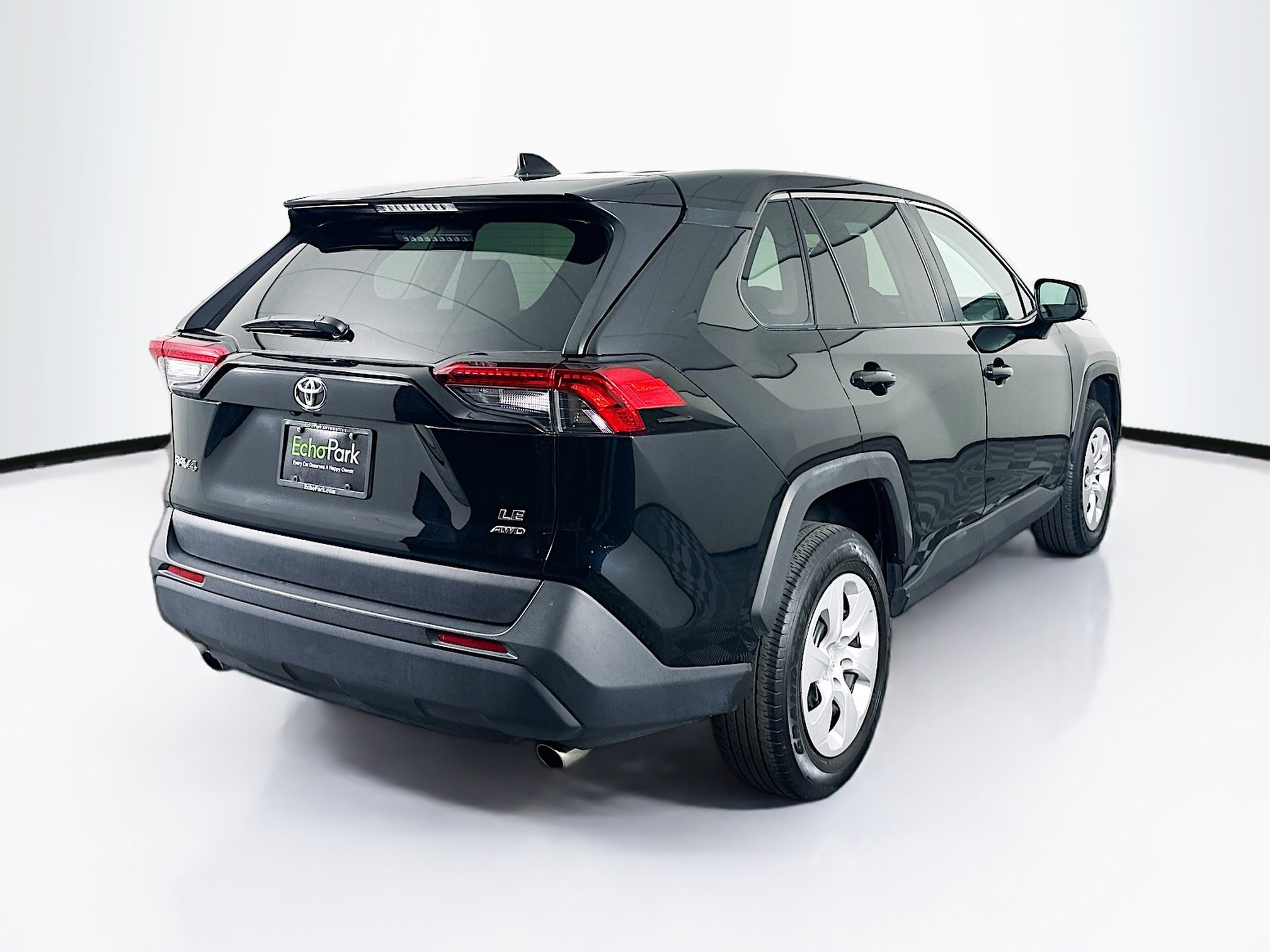 Used 2024 Toyota RAV4 LE image 9