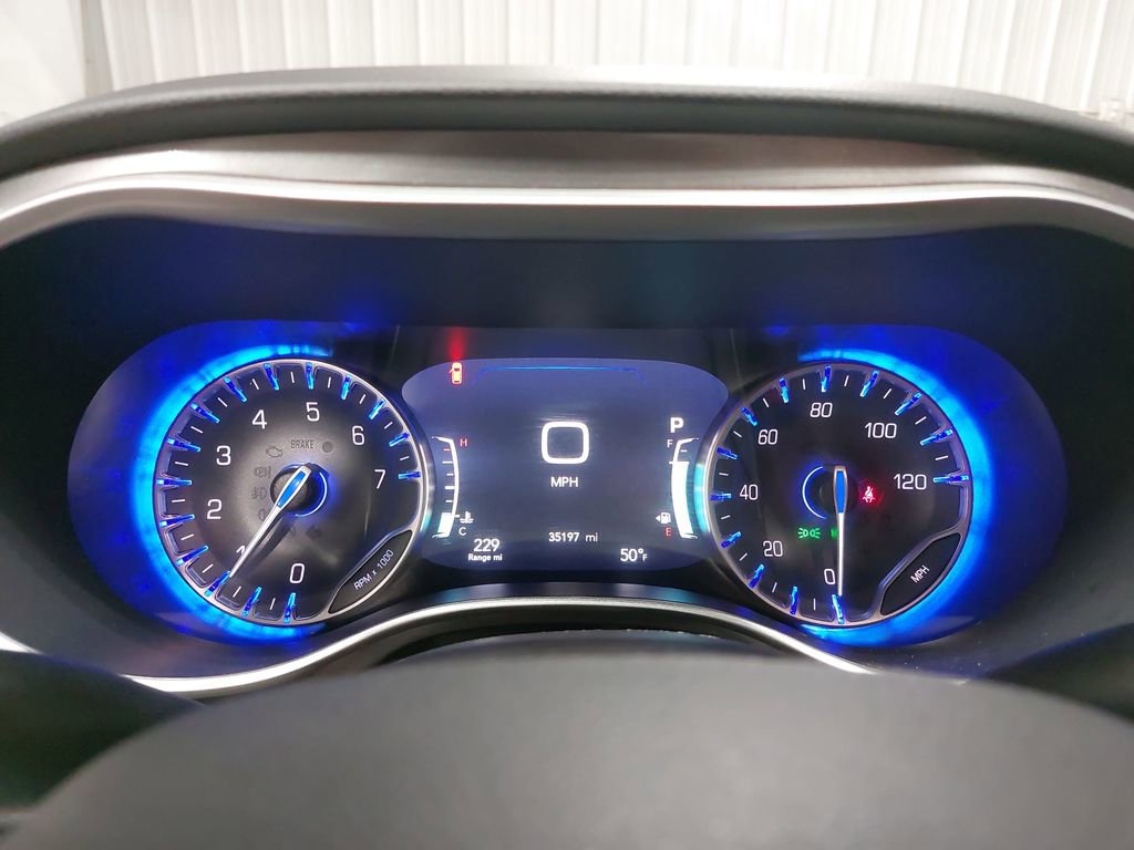 Used 2024 Chrysler Pacifica Touring-L image 30