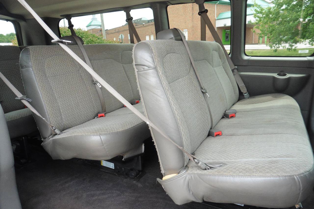 Used 2020 Chevrolet Express 3500 LT w/ LT Preferred Equipment Group RWD image 5
