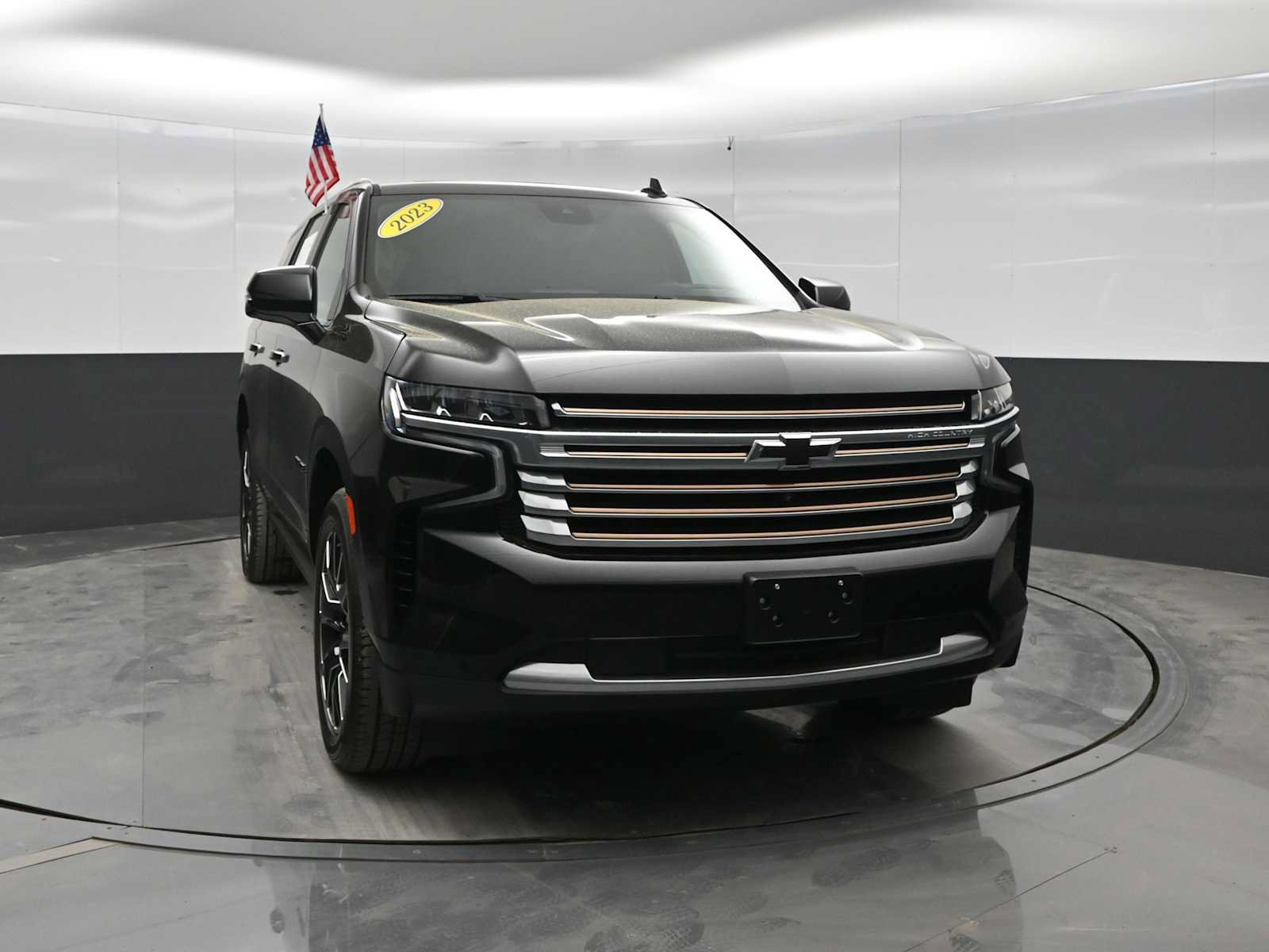 Used 2023 Chevrolet Tahoe High Country AWD/4WD image 2