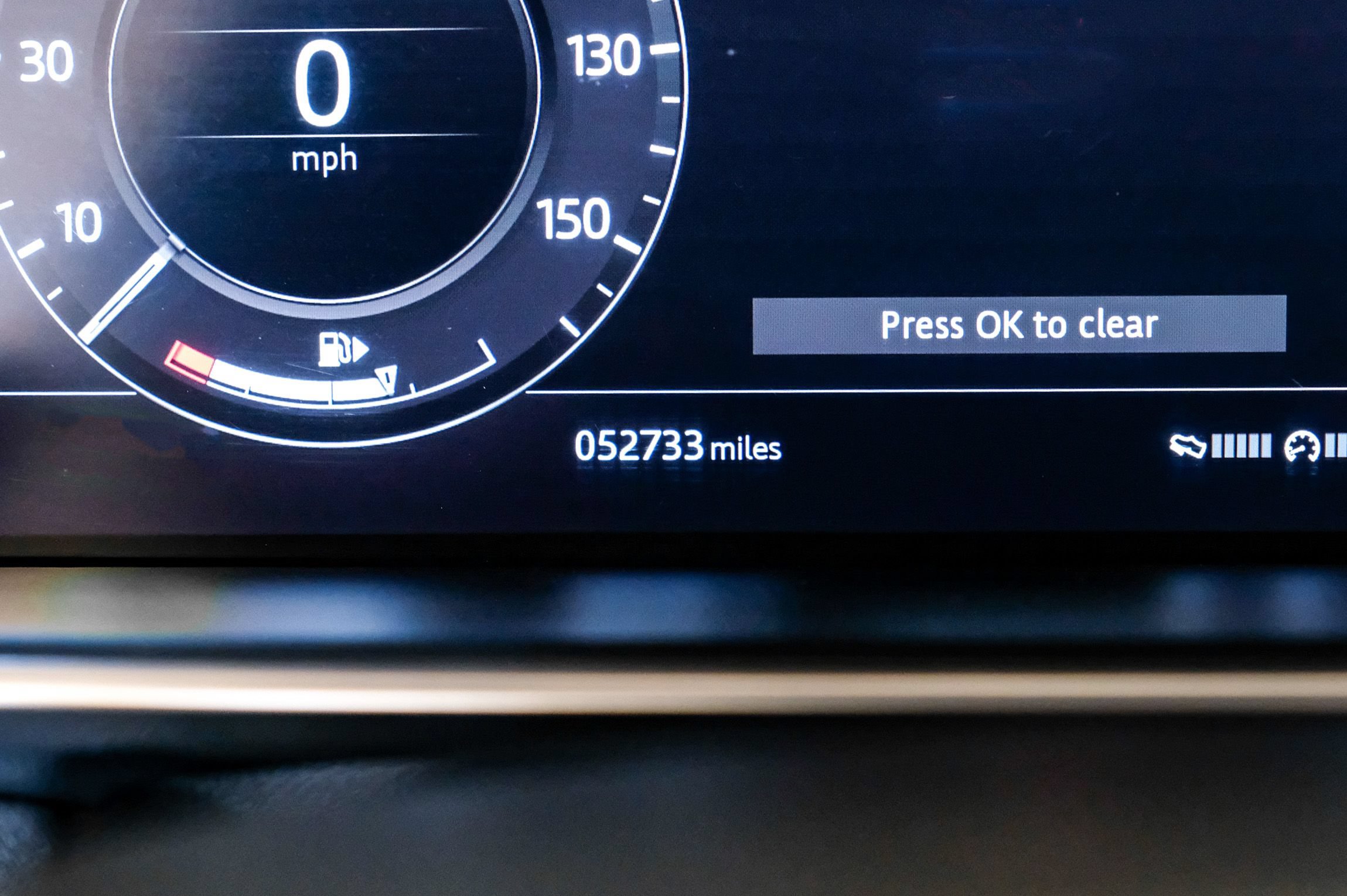 Used 2018 Land Rover Range Rover Sport SE AWD/4WD image 19