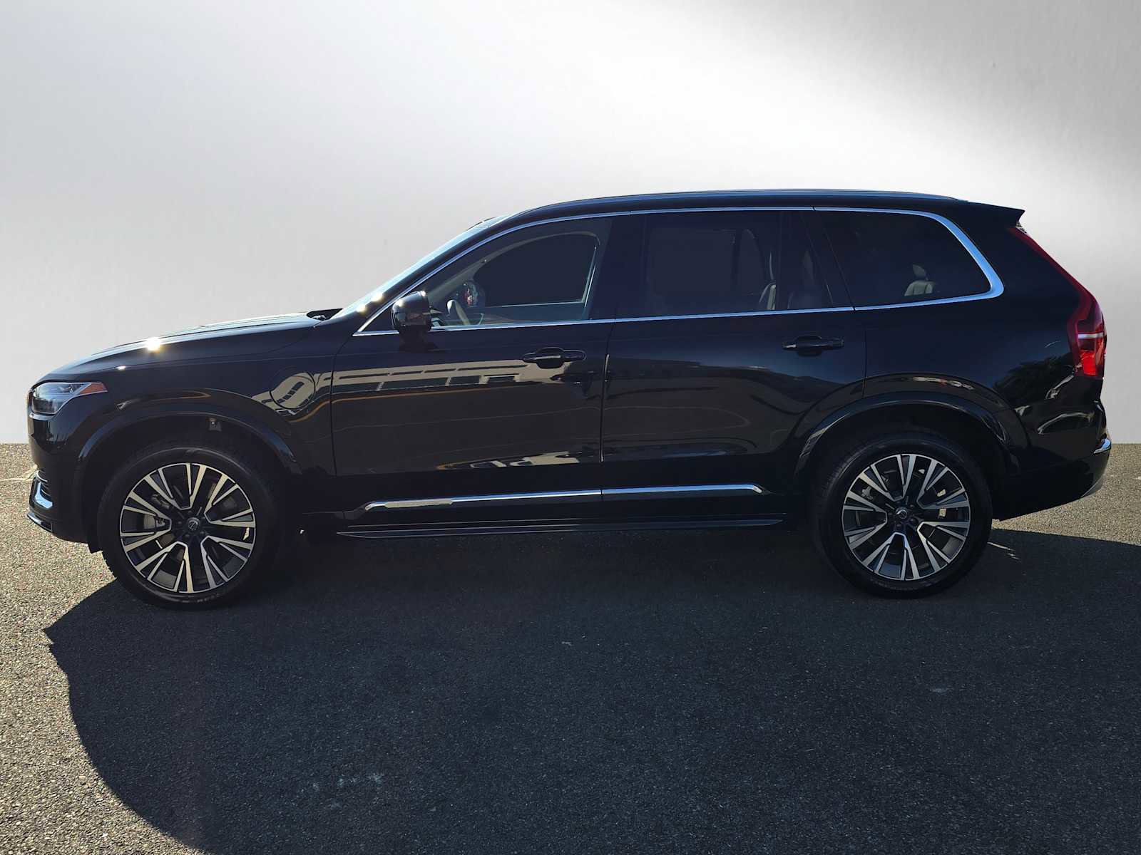 Used 2022 Volvo XC90 T8 Inscription Expression image 6