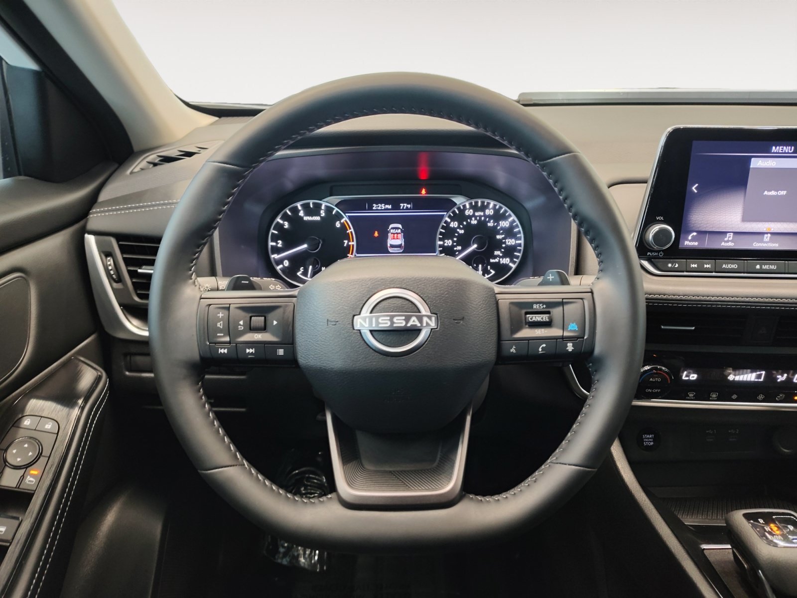 Used 2025 Nissan Rogue SV FWD image 15