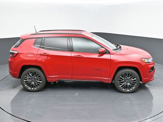 Used 2024 Jeep Compass Limited image 34