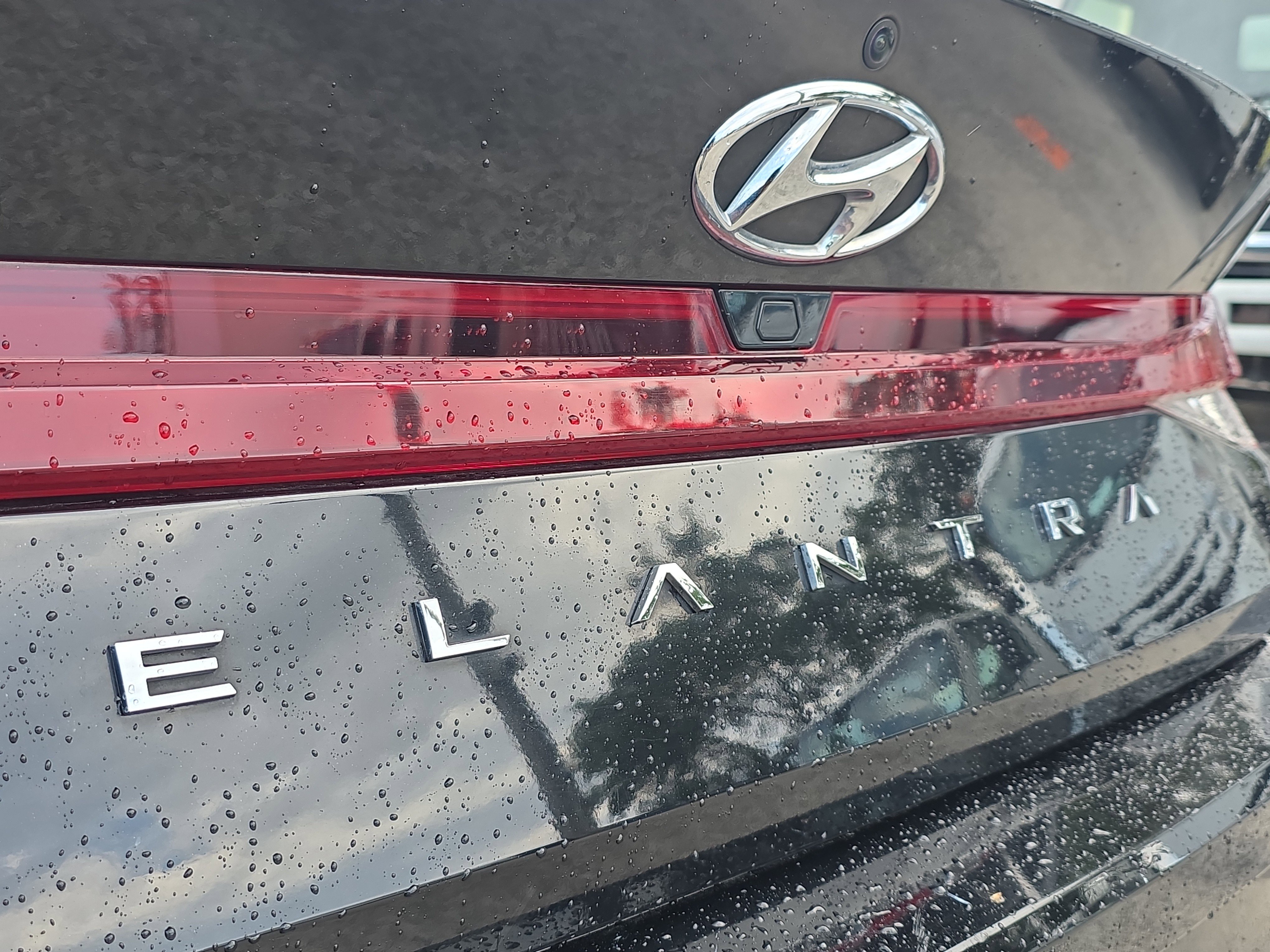 Used 2022 Hyundai Elantra SEL FWD image 9