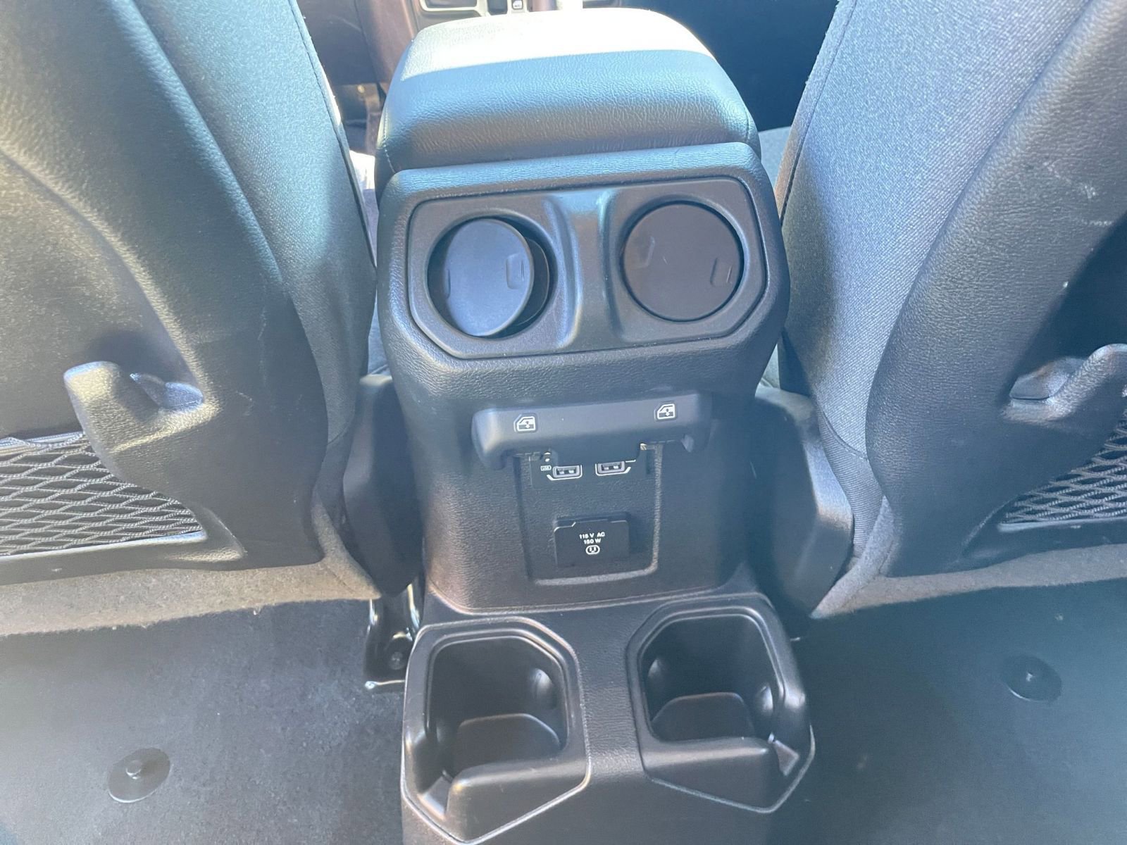 Used 2025 Jeep Wrangler Unlimited Rubicon image 24