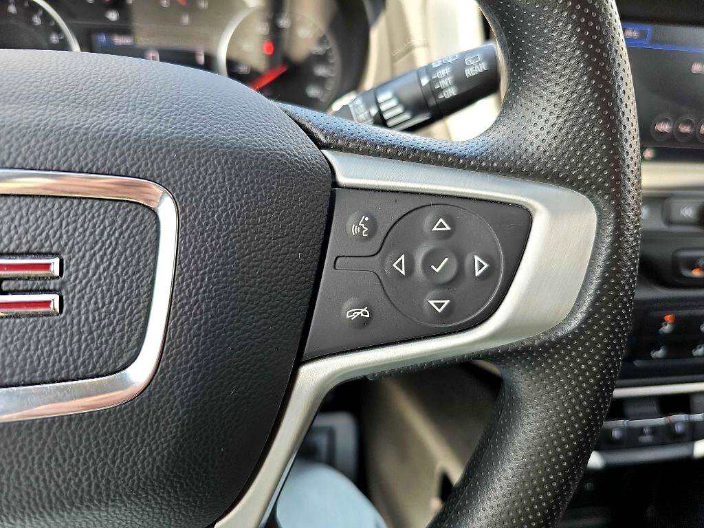 Used 2024 GMC Terrain SLE image 24