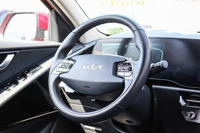 Certified 2025 Kia Niro EX FWD image 16