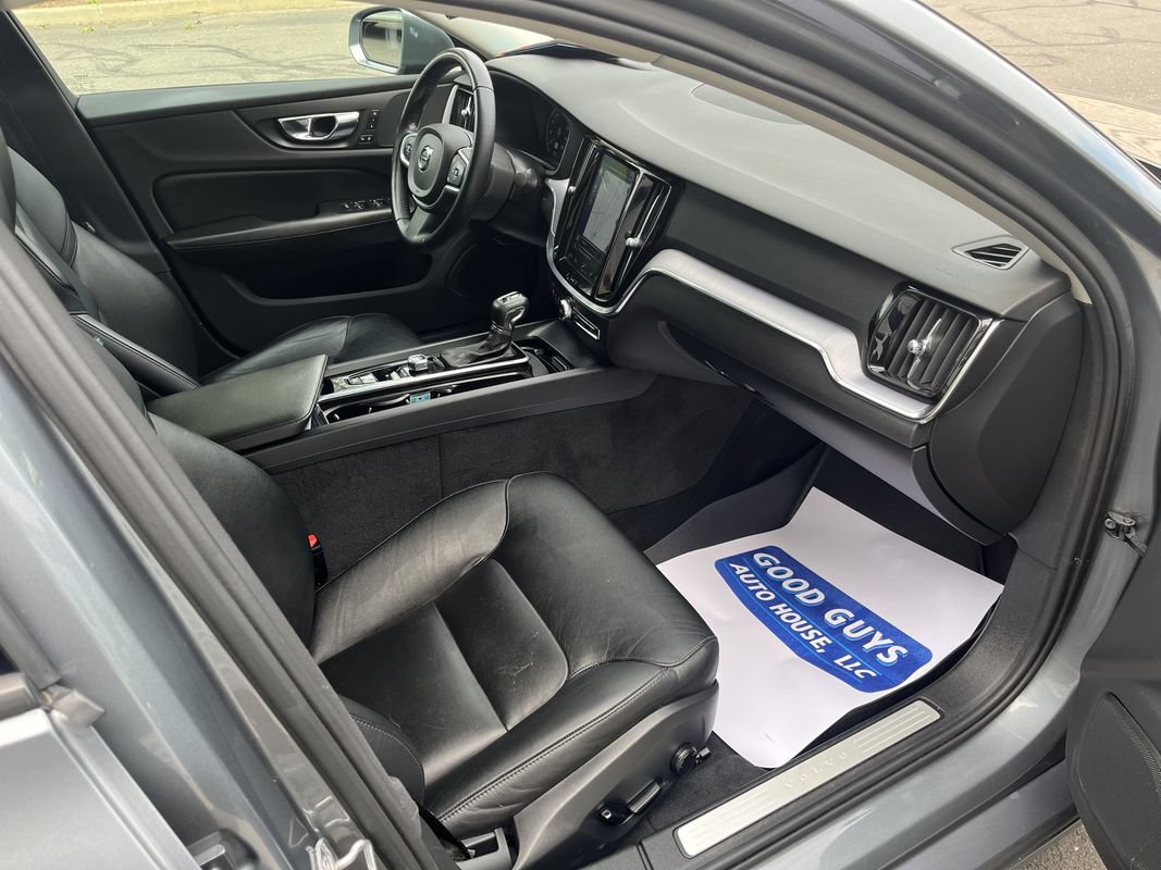 Used 2020 Volvo S60 T6 Momentum AWD/4WD image 19