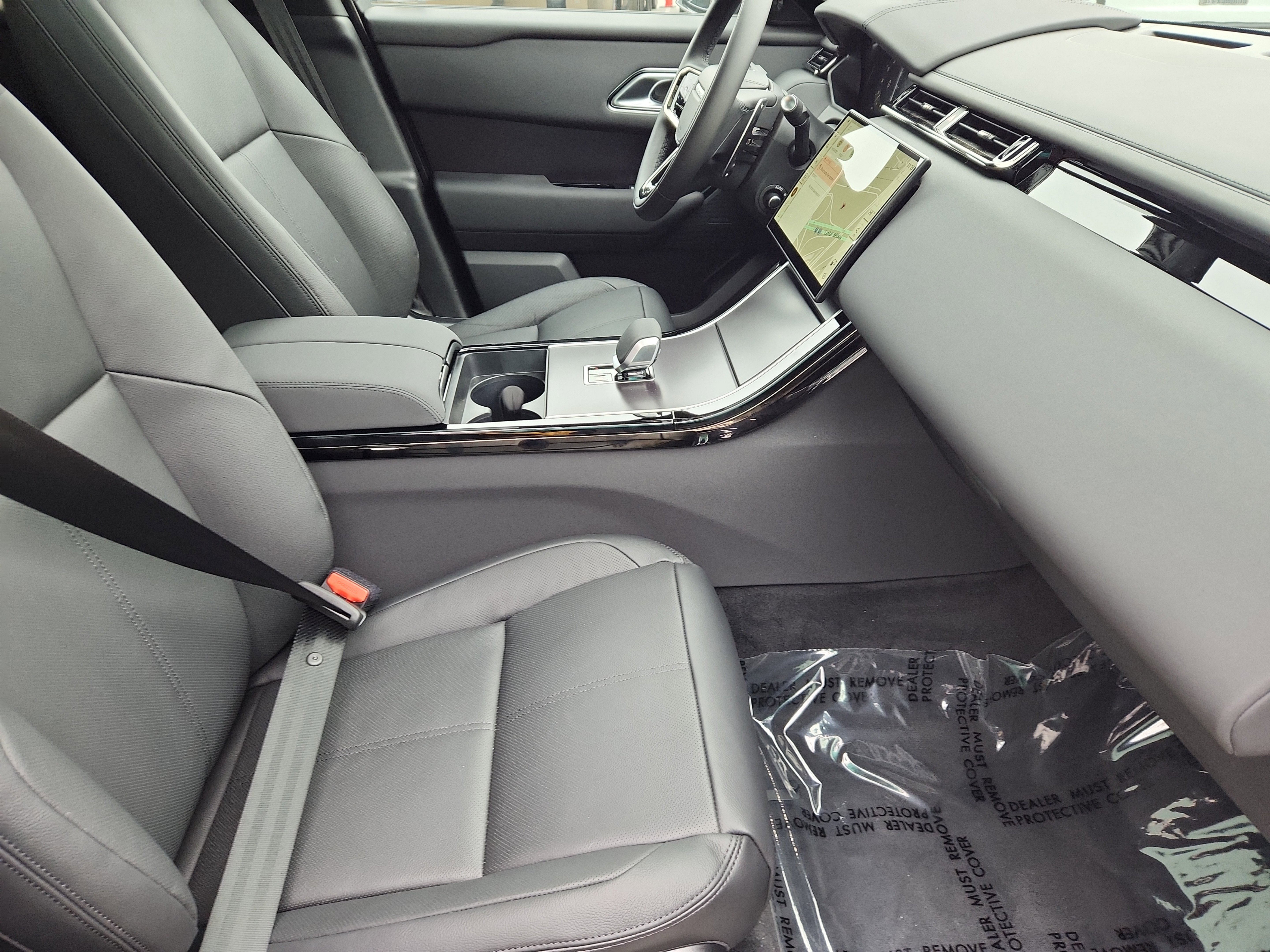 New 2026 Land Rover Range Rover Velar Dynamic SE image 3