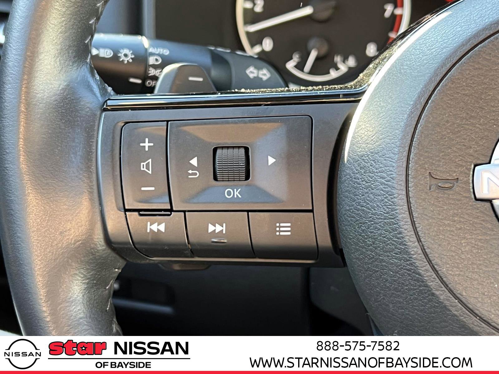 Used 2023 Nissan Rogue SL w/ SL Premium Package image 23