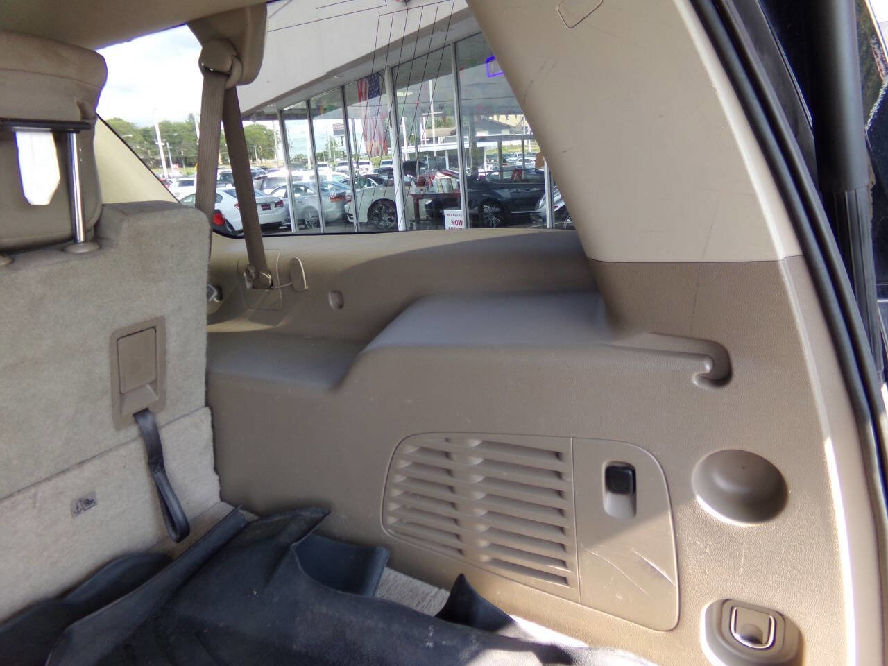 Used 2015 GMC Yukon XL SLE w/ Convenience Package image 16