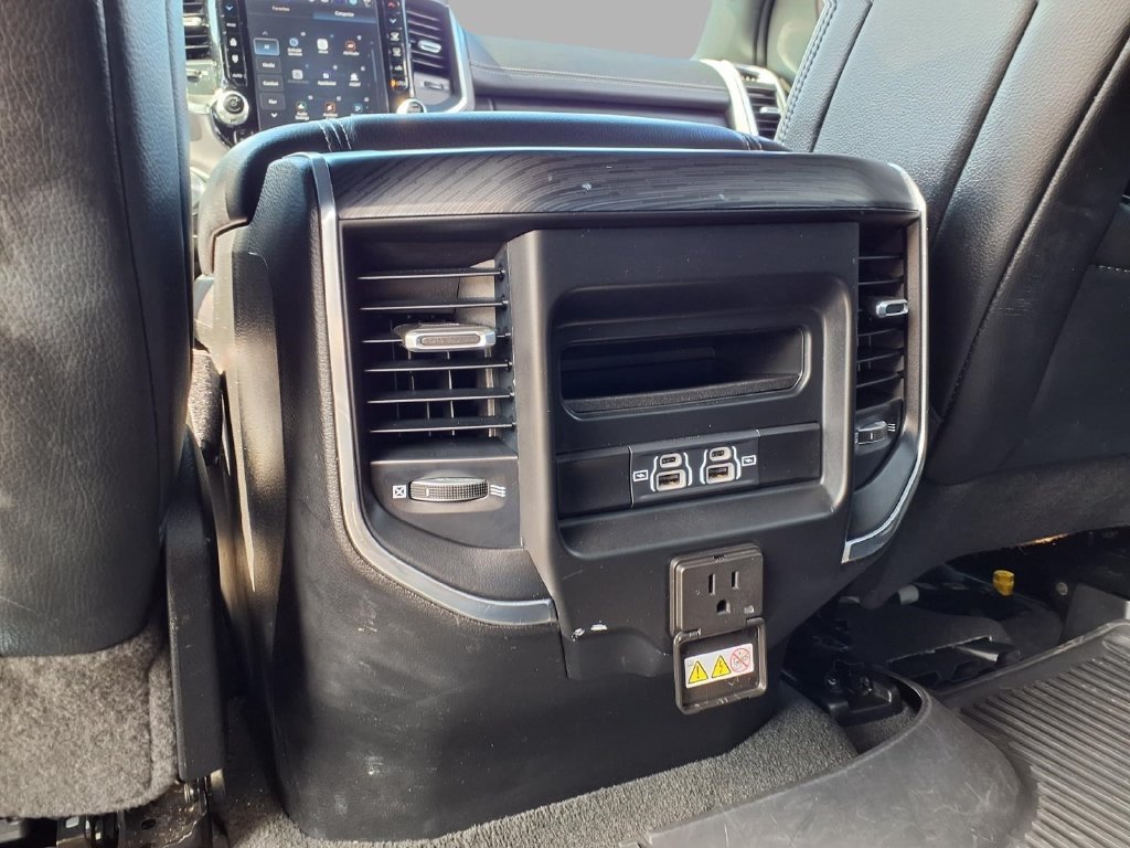 Used 2023 RAM 1500 Laramie AWD/4WD image 19