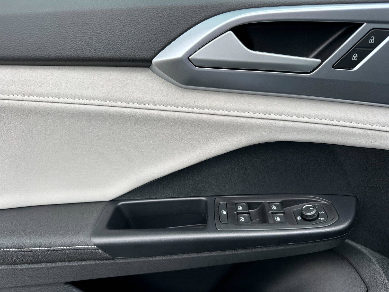 New 2026 Volkswagen Taos SE AWD/4WD image 10