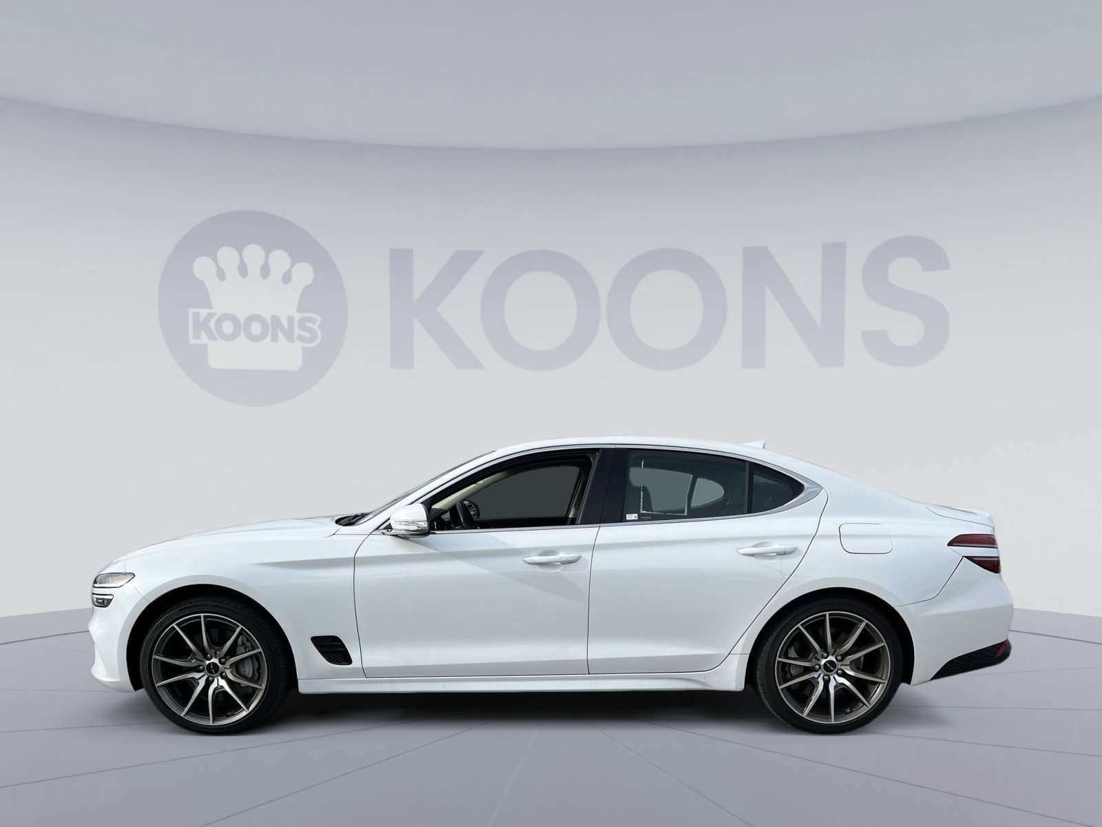 Used 2025 Genesis G70 2.5T image 2