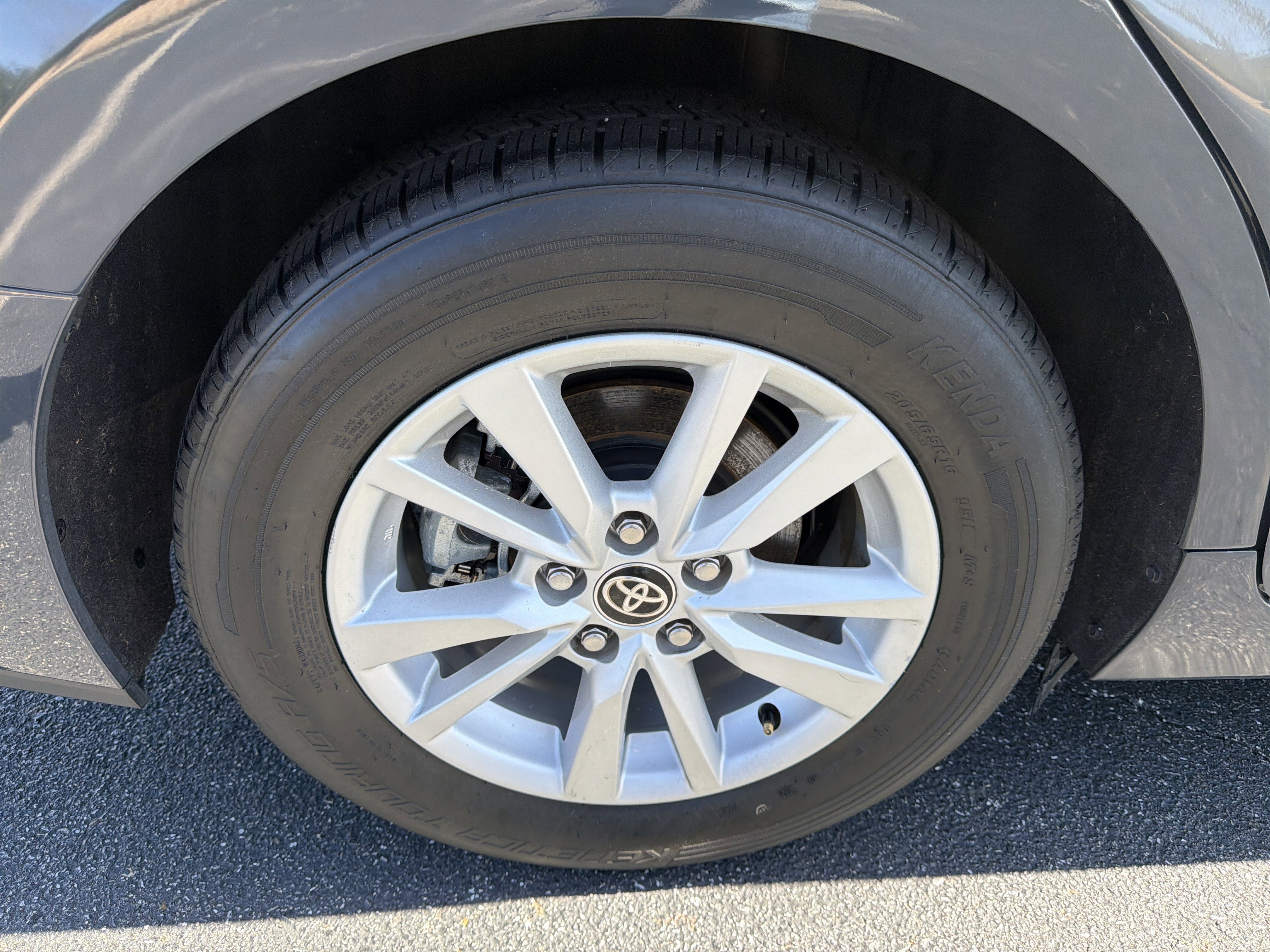 Used 2025 Toyota Camry LE image 17