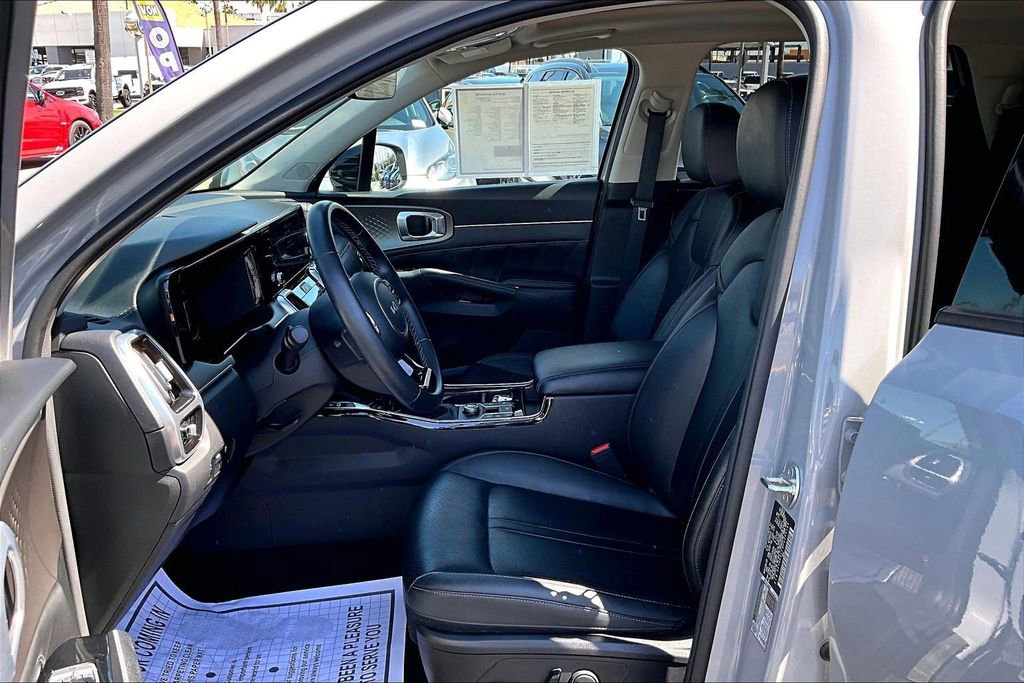Used 2023 Kia Sorento SX image 16